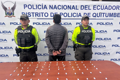 Operativo en Santa Rosa de Chillogallo permitió la detención de un ciudadano por tenencia de drogas.