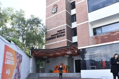 En la avenida Polonia y Vancouver, norte de Quito, queda la sede de la Izquierda Democrática.