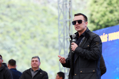 El presidente Daniel Noboa asistió al anuncio de inicio de obras en la vía Cuenca- Molleturo- El Empalme como parte de su agenda en la capital azuaya.