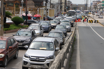 Durante las primeras horas del cierre se observó gran congestión vehicular.