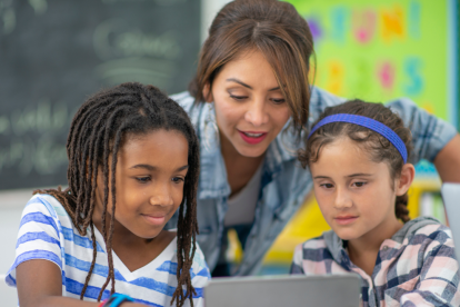 Los programas están diseñados para que los docentes fortalezcan sus competencias en metodologías de enseñanza.