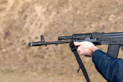 Imagen de Arma, Pistola y Rifle.