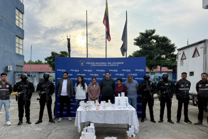 Seis personas, entre ellas el concejal del cantón Vinces, Miguel Mosquera Martínez, fueron procesadas por venta ilegal de medicamentos.