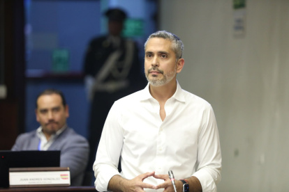 El asambleísta de Reto-Revolución Ciudadana Raúl Chávez iba a encabezar una nueva bancada denominada De La Gente, en la primera sesión.