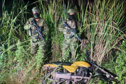 Miembros del Ejército ecuatoriano durante un operativo.