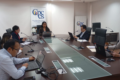 El equipo técnico del concurso para la renovación del CNE recomendó no admitir a ningún catedrático por falta de documentación.