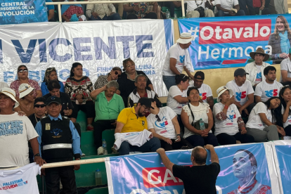 Cientos de partidarios de la Revolución Ciudadana asistieron a la convención del movimiento en Manta.