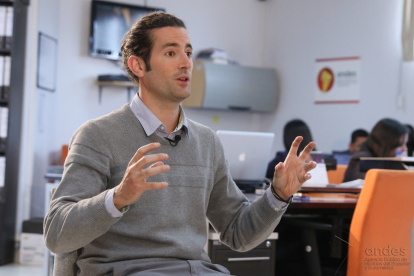 Fernando Casado afirma que la revocatoria de su visa en Ecuador le fue notificada por correo electrónico.