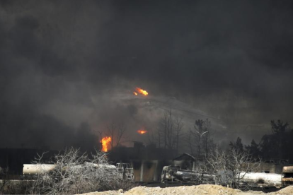 El fenómeno se produjo tras ataques a refinerías y depósitos de petróleo que liberaron grandes cantidades de hidrocarburos tóxicos en la atmósfera.