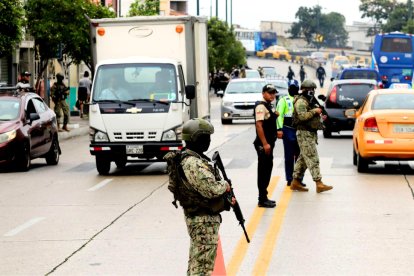 Militares y Policía Nacional estará en las calles de Guayaquil durante el toque de queda.
