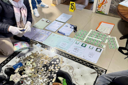 Un operativo ejecutado de forma simultánea en Pichincha, Imbabura y Manabí dejó como resultado la detención de diez personas