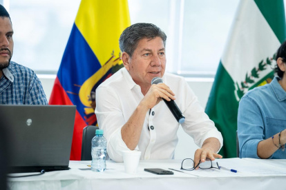 Johnny Terán, prefecto de Los Ríos, afirma que él no posee ninguna empresa que brinde servicios de hemodiálisis.