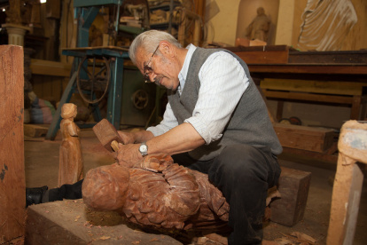 El oficio se ha transmitido de generación en generación y forma parte de la vida cotidiana de la localidad.