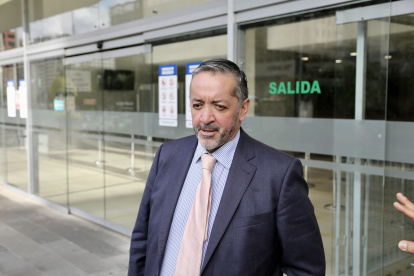 Ramiro García lidera la defensa del alcalde de Guayaquil, Aquiles Álvarez.