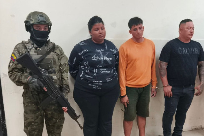 Tres personas señaladas como integrantes del grupo delictivo organizado Los Choneros fueron aprehendidas