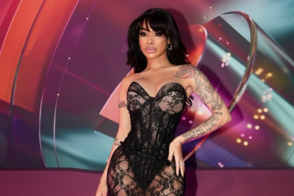 En 2021 la cantante ganó popularidad en TikTok después de lanzar la exitosa canción Chivirika