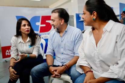 Luisa González y Paola Pabón protagonizan un nuevo cruce de mensajes.