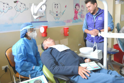 En el Centro de Salud de Calderón, norte de Quito, hay atención odontológica.