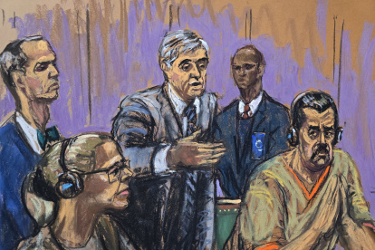 Fotografía de un dibujo realizado por la artista Jane Rosenberg donde aparece el presidente depuesto de Venezuela, Nicolás Maduro (d), junto a su esposa Cilia Flores (2-i), y sus abogados Mark Donnelly (i) y Barry pollack (c), durante su comparecencia este lunes, ante un tribunal federal en Nueva York (EE.UU.).