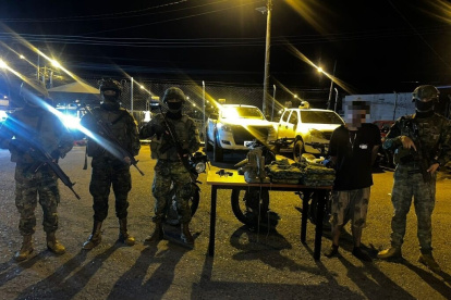 Operativos nocturnos de Fuerzas Armadas y Policía forman parte del control del toque de queda en varias provincias del país.