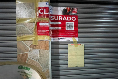 El bar clandestino clausurado funcionaba en condiciones precarias.