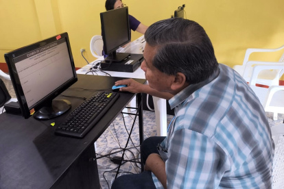 Previo a la obtención de la licencia de conducir, los choferes y conductores deben rendir una prueba de conocimientos.