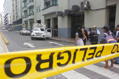 Extorsiones y homicidios mantienen a barrios de Guayaquil bajo miedo constante, mientras las bandas consolidan control territorial.