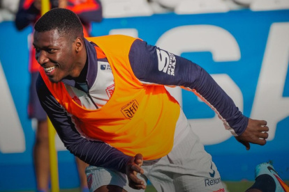 Moisés Caicedo se alista para el duelo entre Ecuador y Marruecos.