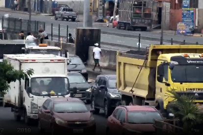 Las cámaras de seguridad captaron situaciones la vía Perimetral