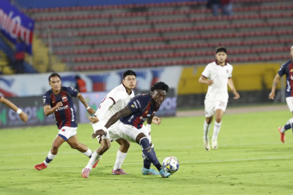 Deportivo Quito presentó su plantilla 2026 en la Noche Azulgrana en el Olímpico Atahualpa.
