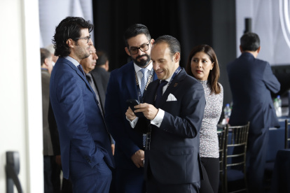 Francisco Egas (d) es el único candidato habilitado hasta el momento. Va por la reelección como presidente de la FEF.