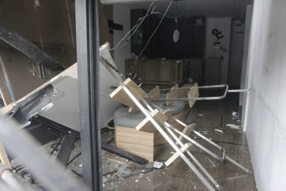 El negocio de la presentadora Conny Garcés, ubicado en la avenida Víctor Emilio Estrada, fue atacado con explosivos dos veces en menos de una semana.