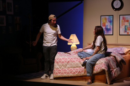 Steve y Alice, los protagonistas de la obra, llevan tres años de relación cuando deciden separarse.