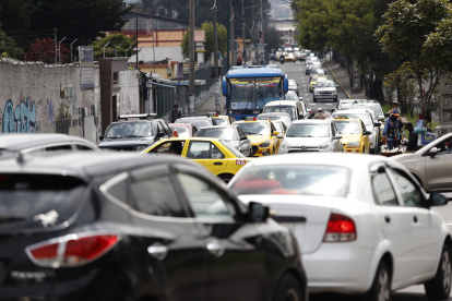 La Secretaría de Movilidad, continúa con la reestructuración de rutas y frecuencias que busca mejorar la conexión de barrios en Quito.