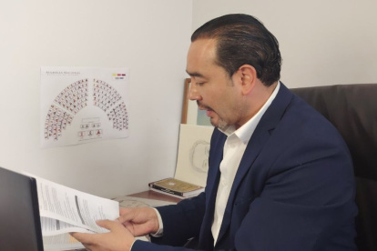 El asambleísta jefe de bancada del correísmo, Juan Andrés González.