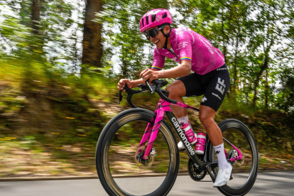 Richard Carapaz se ubica en el top15 de la Volta a Catalunya.