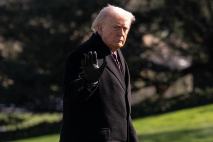 EE. UU. incorpora la firma de Donald Trump en los billetes de un dólar.