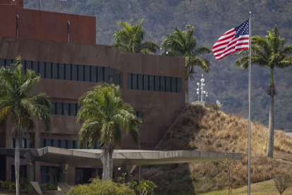 La Embajada de Estados Unidos en Caracas reanudó oficialmente sus operaciones después de siete años de cierre.