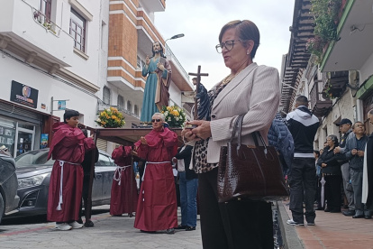 Feligreses se preparan para realizar diversas actividades religiosas durante el feriado.
