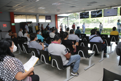 AMT reactiva trámites de matriculación vehicular en Quito