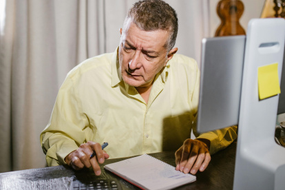 El trámite para recuperar el IVA se realiza en línea, aunque usuarios reportan fallas y facturas que no aparecen en el sistema.