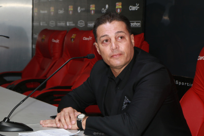 Carlos Alejandro Alfaro Moreno durante una rueda de presa.