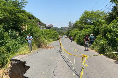 El ingreso al santuario Blanca Estrella de la Mar en Olón será peatonal debido a un socavón formado en la vía