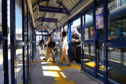 Trolebús y Ecovía ajustan su operación para garantizar movilidad en Quito.