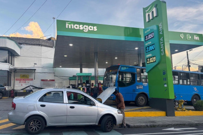 El precio de los combustibles en Ecuador se actualiza de manera mensual.