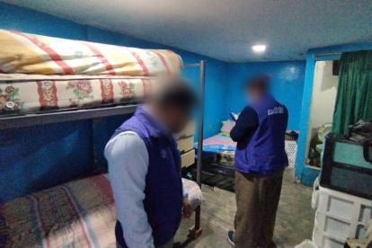 En la clínica de rehabilitación había colchones que no presentaban las condiciones higiénicas necesarias.