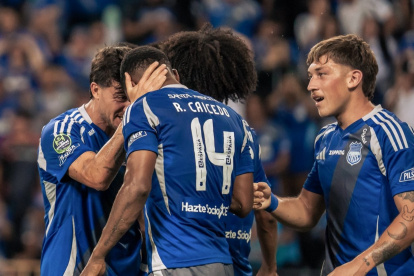 Emelec busca ante Deportivo Cuenca su tercera victoria en la LigaPro 2026.