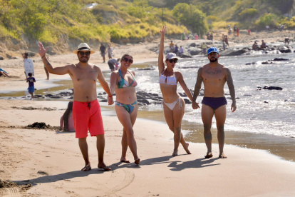 Las playas de Manta fueron muy visitadas por los turistas durante el feriado de Semana Santa