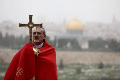 El día de ayer, el cardenal Pierbattista Pizzaballa bendijo Jerusalén con las reliquias de la Santa Cruz, tras impedírsele entrar al Santo Sepulcro