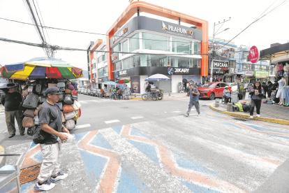 Referencia. La expansión urbana de Tumbaco impulsa la apertura de negocios sin LUAE o con uso inadecuado, lo cual genera preocupación.